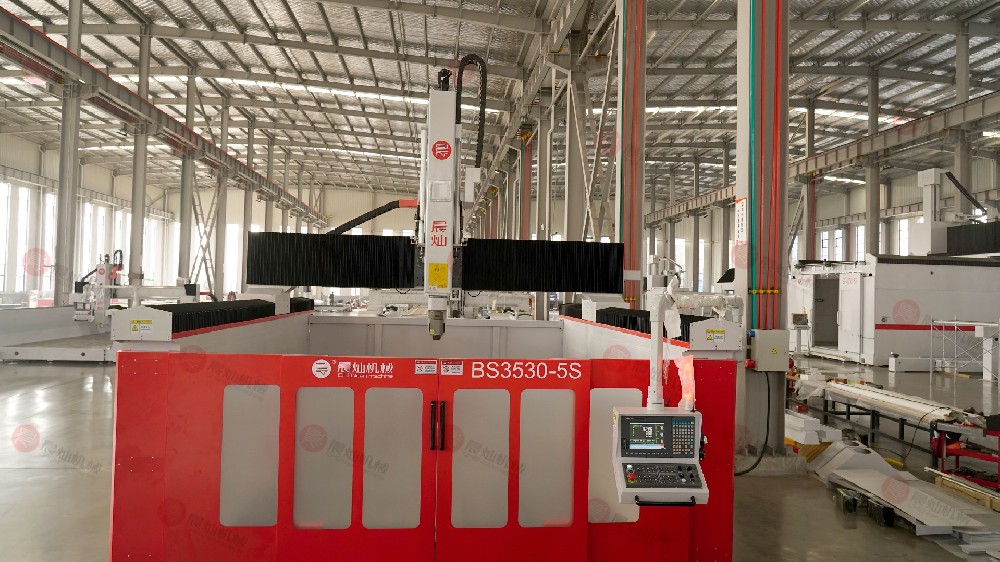 BS3530-5S五軸龍門加工中心_關門_正面近景_白天__實拍__橫屏__TP06731.JPG