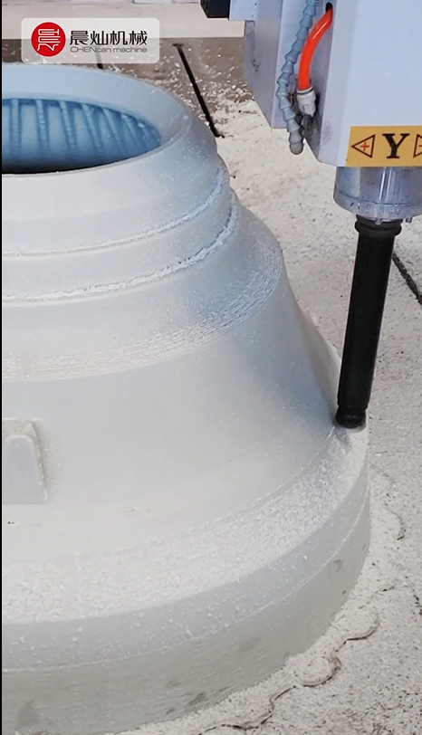 晨燦SF三軸龍門加工中心：高精銑削，實(shí)現(xiàn)3D樣件無縫精加工