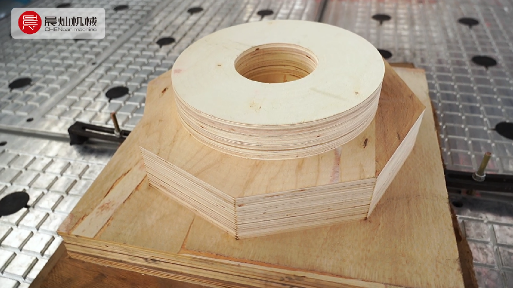 晨燦四軸木模加工中心：把簡單做到極致，就是不簡單！