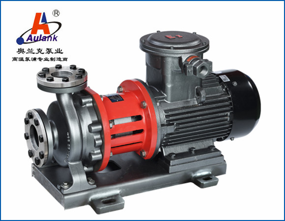 AMC泵浦為磁力驅(qū)動式高低溫離心磁力泵泵，移送循環(huán)介質(zhì)為不含顆粒、纖維的液體。泵浦外觀設(shè)計新穎、振動小、噪音低、無泄漏。泵浦可循環(huán)水、導(dǎo)熱油、乙二醇、硅油、酒精、碳氫溶液等介質(zhì)，泵浦耐溫范圍：-120℃～+350℃。并可根據(jù)客戶需求，定制變頻、防爆、特殊電源等電機。